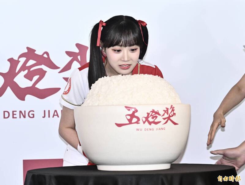愛上台灣味!邊荷律滷肉飯吃不停 加入《飢餓》1個月曝最大困難