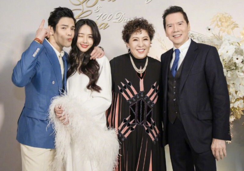 向華強（右起）的妻子「向太」陳嵐與郭碧婷的婆媳關係良好，坦言曾拆散向佐多段戀情。（翻攝自微博）