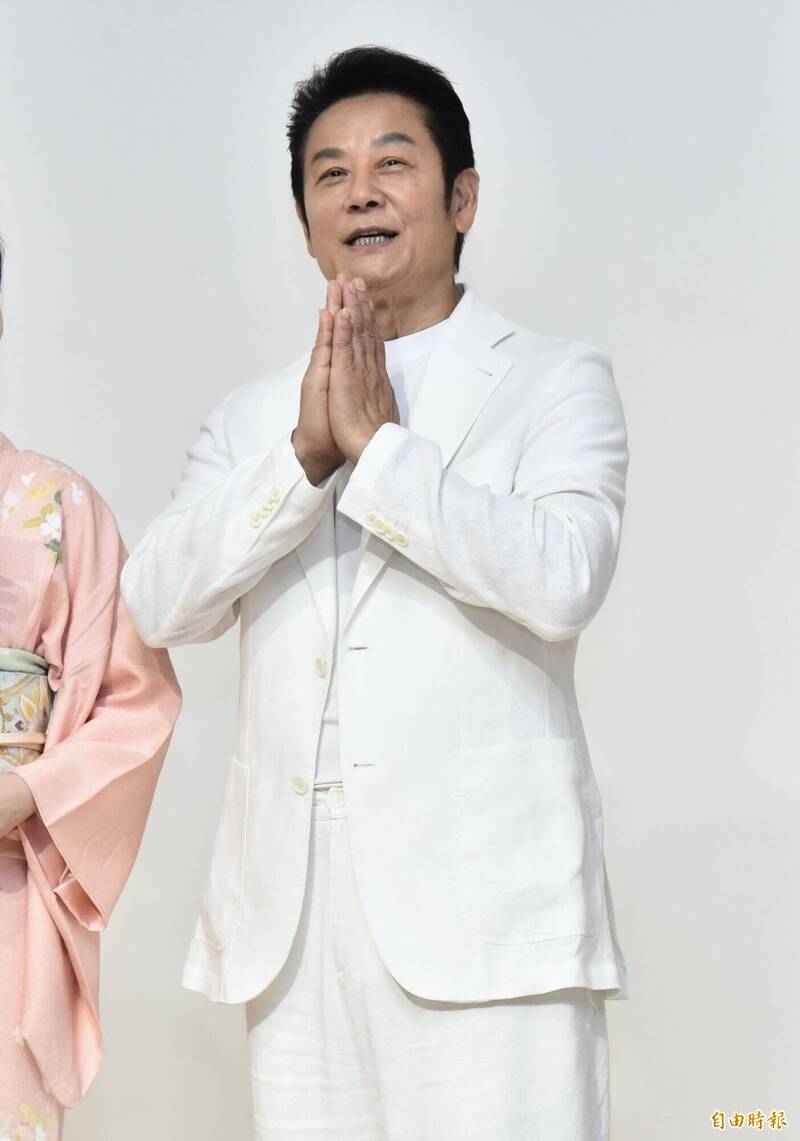 五熊涉佛足石潑油案遭逮!徐乃麟反應曝光...揭兒子「睡公園」內幕