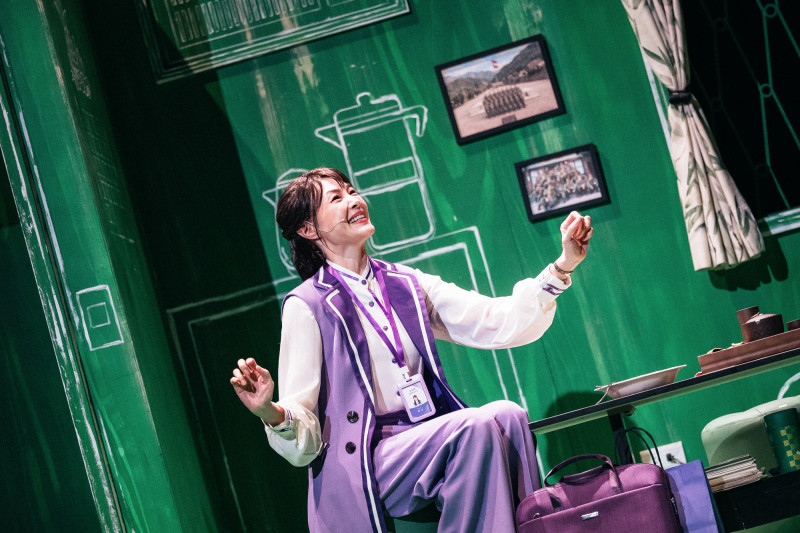 曾珮瑜首度演出舞台劇，《都更男女》喜感十足，大獲好評。（金星文創提供）