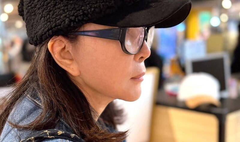 歌手黃鶯鶯歡度75歲生日 20字吐露人生心境