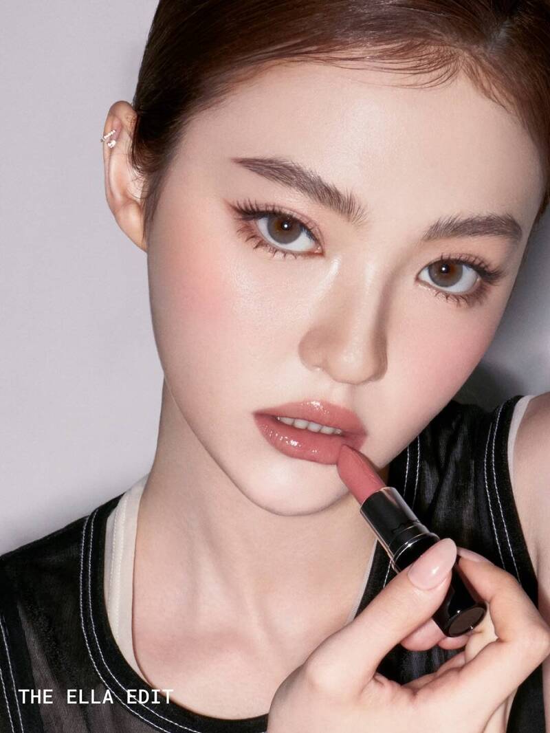 從昔日「小Jennie」到如今MEOVV貓系酷妹，Ella個人風格越來越鮮明。（翻攝自IG）