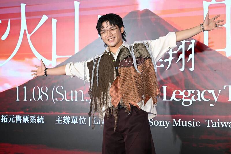 徐暐翔被吳青峰看穿「你是自虐個性」鼻腔長腫塊錄音不順竟自呼巴掌