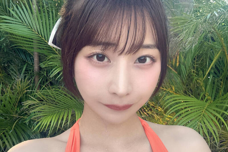 (影)鈴木優香嫩橘比基尼玩水 「整件穿反」好糗