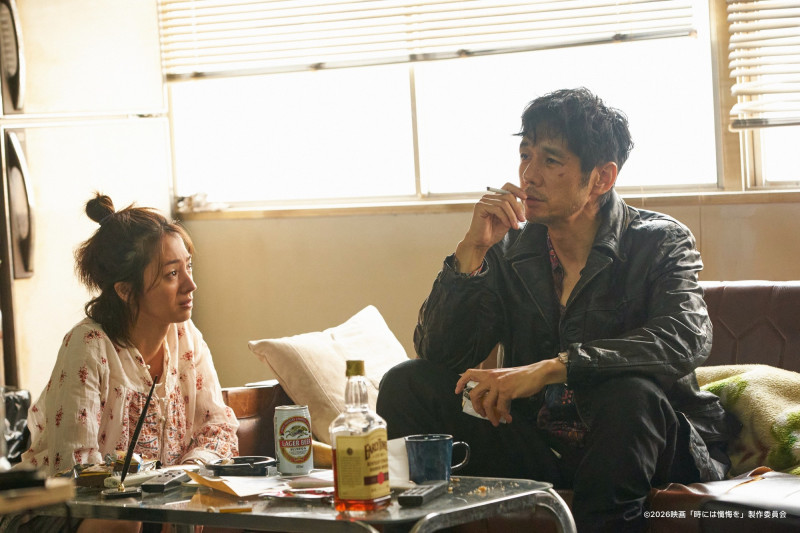 滿島光（左）與西島秀俊在《懺悔》中飾演一對性格不合、關係緊繃的搭檔。（甲上娛樂提供）