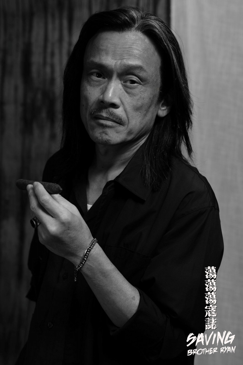陳以文在《蕩蕩蕩寇誌》留起長髮與粗獷鬍鬚，外表霸氣卻是個講究「和和氣氣、高高興興」的另類黑幫大哥。（華映提供）
