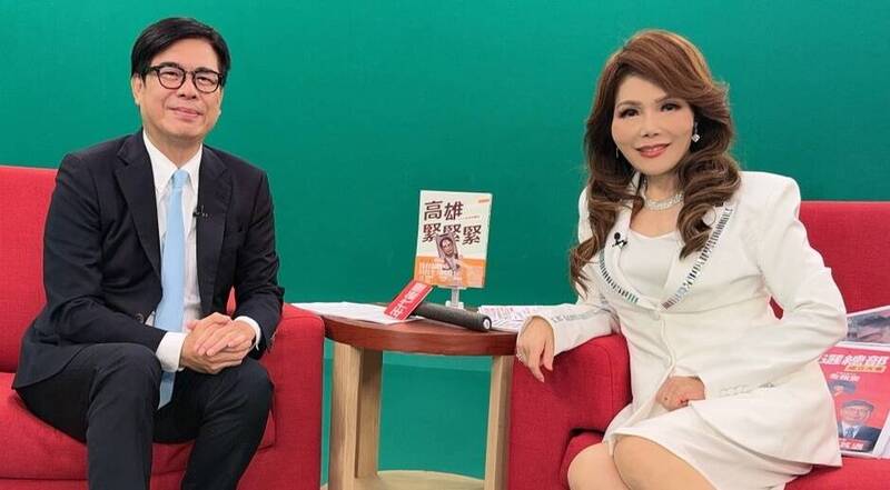 張雅琴專訪逼問接行政院長? 陳其邁唱《紅豆》沒走音