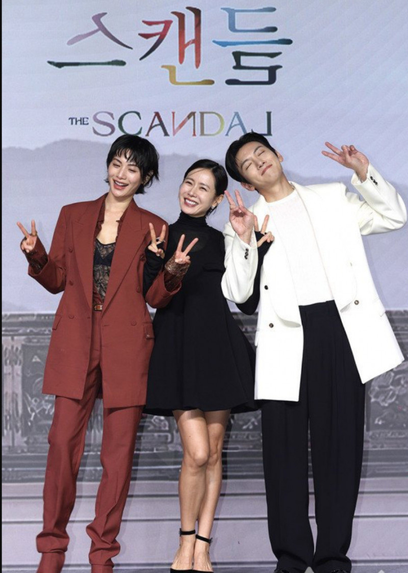 NANA(左起)、孫藝真、池昌旭出席《挑情醜聞》首爾記者會。翻攝自X)