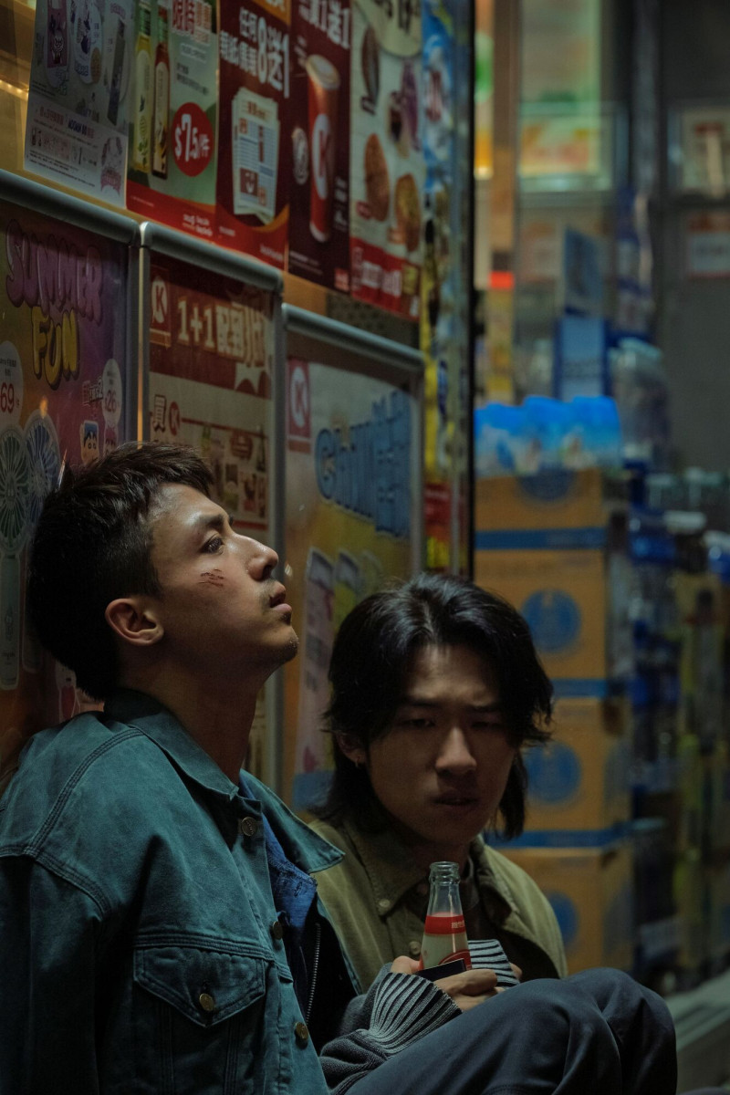 江爗生（左）、陳毅燊在《我們不是什麼》有突破性的演出。（華映提供）