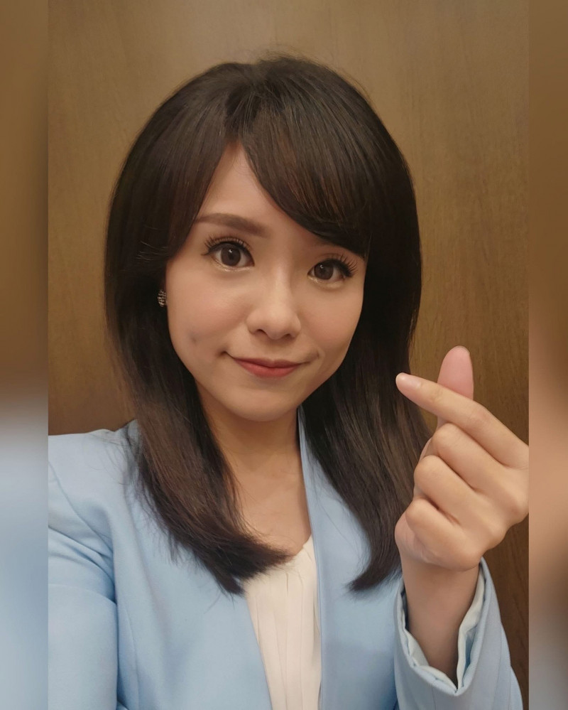 中視美女主播曹文寧宣布離職 「大哭好幾次」感性道別:畫下句點