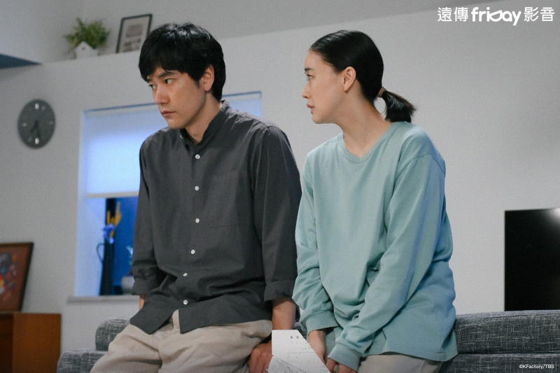 松山研一（左）、蒼井優合作《直到T恤乾了為止》。（friDay影音提供）