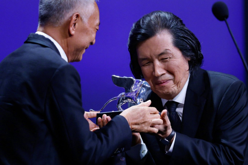 時隔24年獲獎!李滄東突爆「Netflix員工住院」內幕全說了