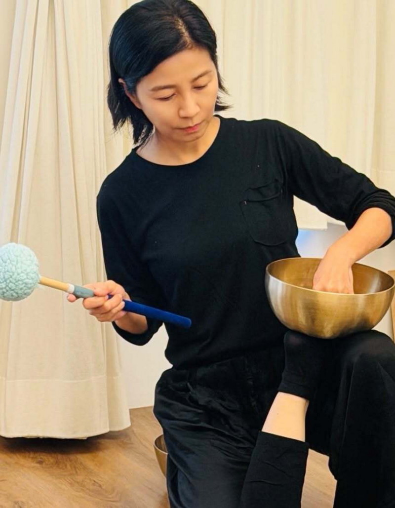 資深玉女歌手「拒絕特權」低調上課 身分遭認出場面失控反應曝光