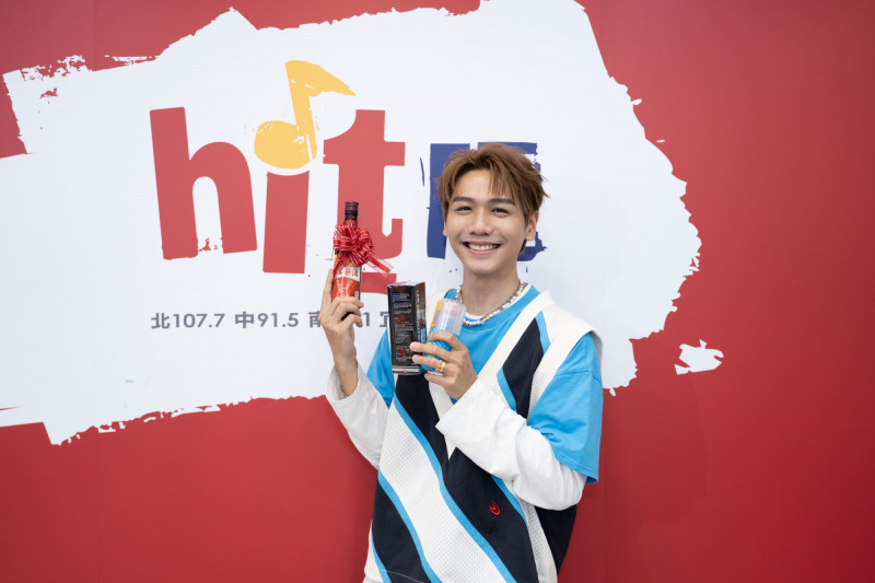 蔡旻佑收飛機杯臉色變了!自爆尺寸「對我來說太小」