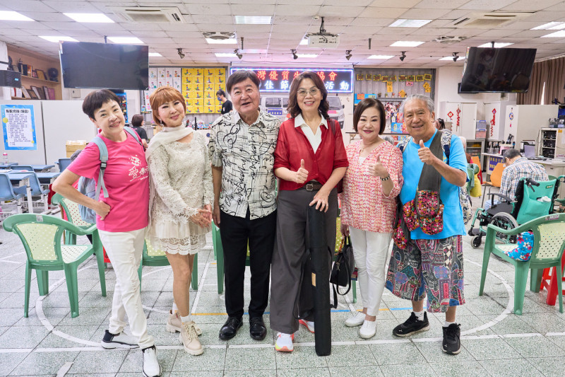 陳美鳳談失智照護鼻酸了!司馬玉嬌、方駿為長輩獻唱