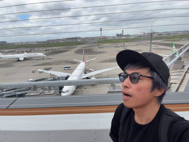 小淳因拿錯行李烏龍受困羽田機場7小時。（翻攝自X）