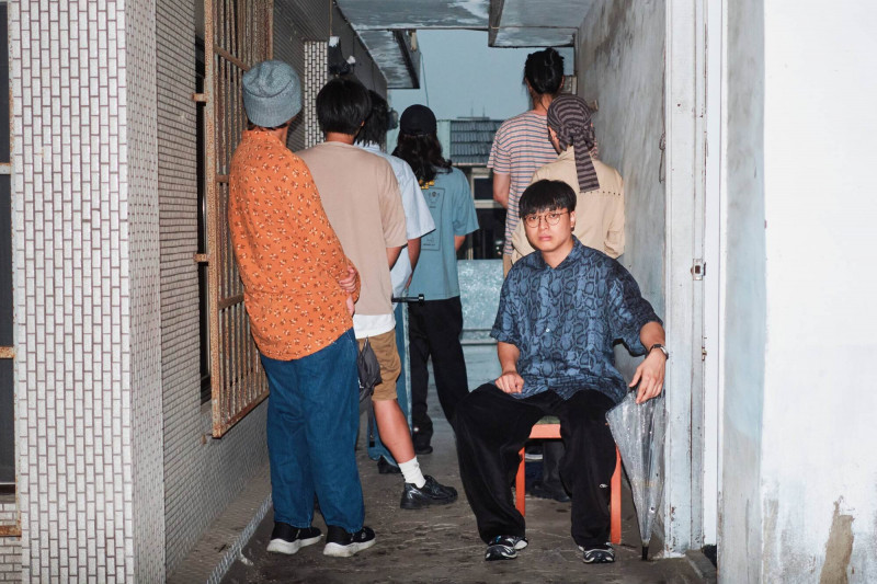 老王樂隊休團一年 主唱現蹤宣布全新身分