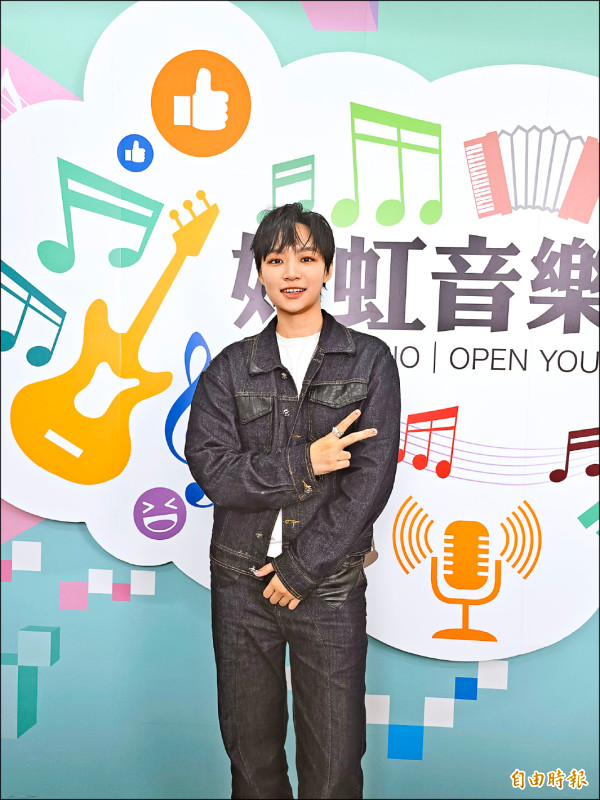 推崇陳華音樂路如玉山 小薑自謙剛上陽明山