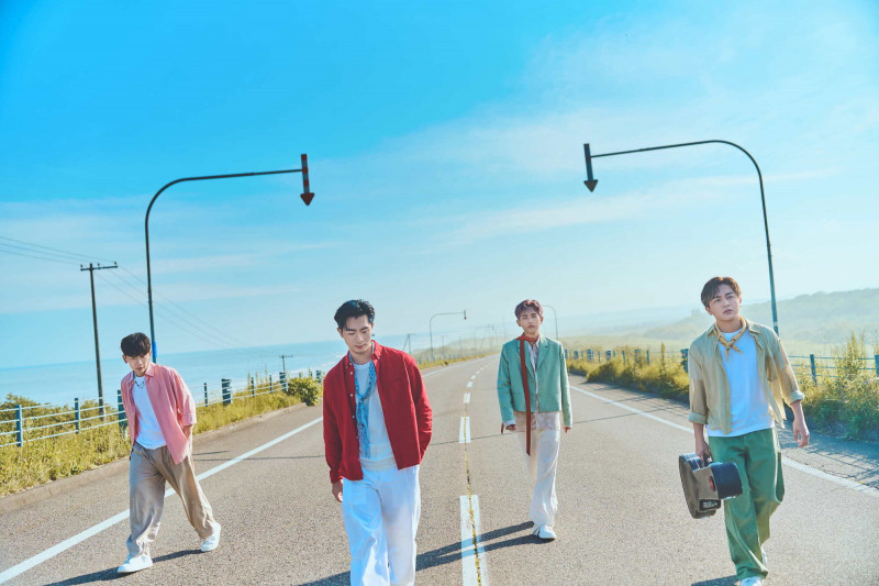 理想混蛋直奔北海道!雞丁傻眼:天線寶寶家嗎?近距離被牛舔