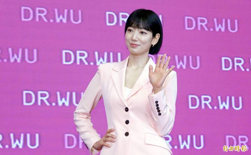 朴信惠順利生女升格二寶媽!經紀公司報喜「母女均安」