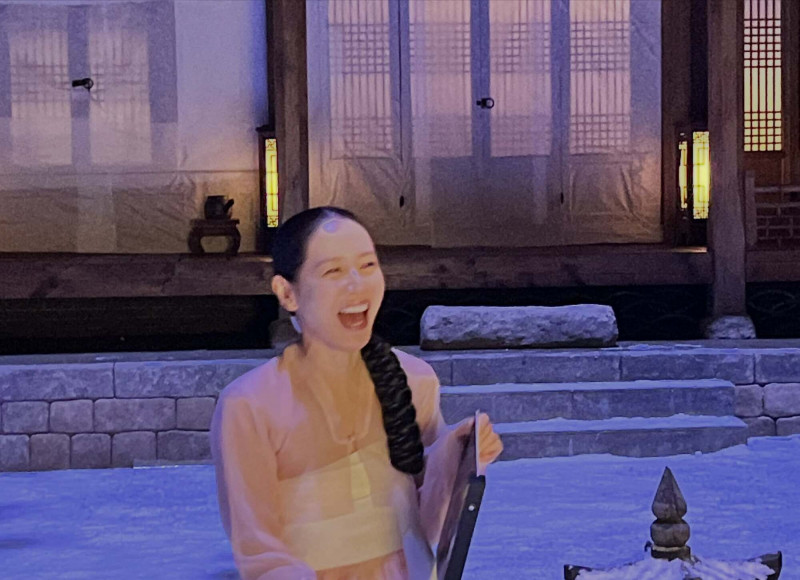 玄彬太太下班了!孫藝真《挑情醜聞》殺青笑到變形