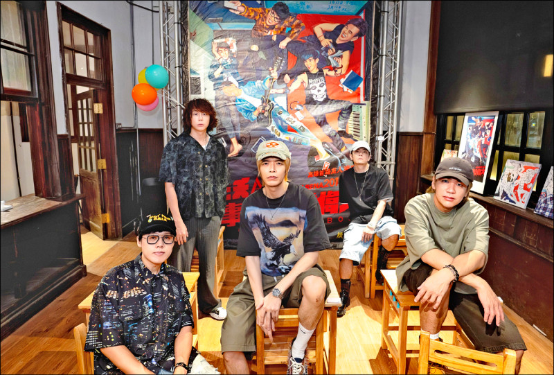 八三夭義賣捐公益 時光迴廊憶18年青春