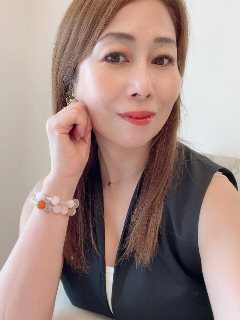 綠雖然已經55歲，但保養得相當好。（翻攝自isamutomidori IG）