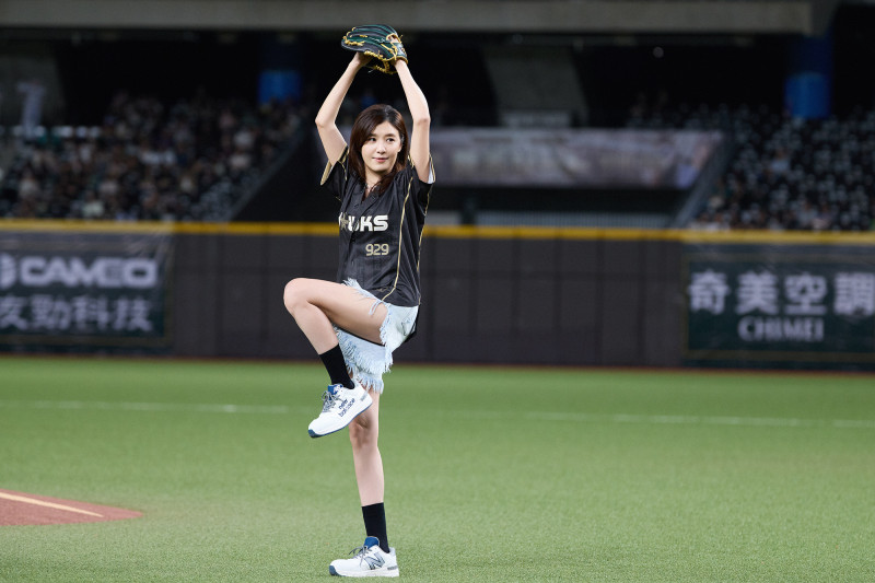 蘇慧倫首度擔任開球嘉賓。（相信音樂提供）