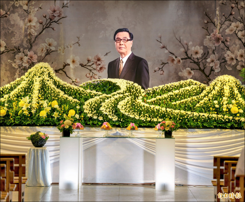 「反派帝王」龐祥麟長眠 星友不捨淚送