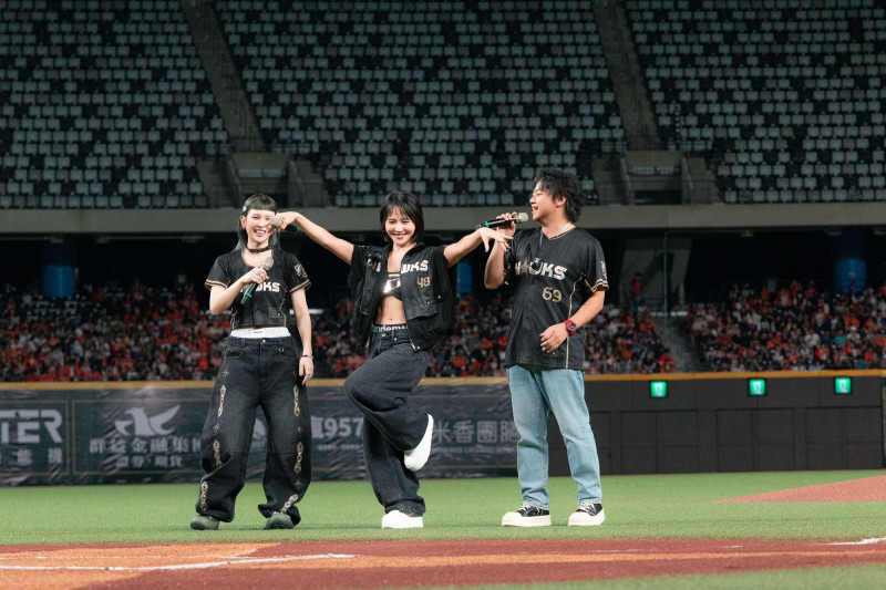 八家將登上大巨蛋!星光二班重聚 18年回憶湧現泛淚