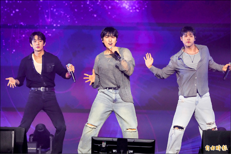 B1A4來台開唱 嗨變水樂園