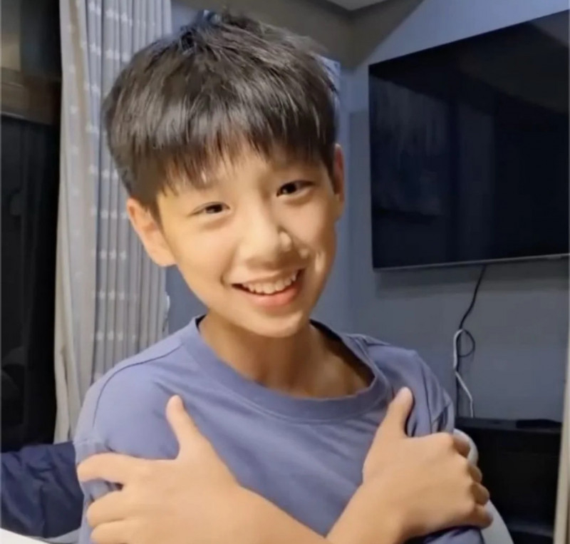 黃小柔11歲帥兒吸粉無數。（翻攝自Threads）