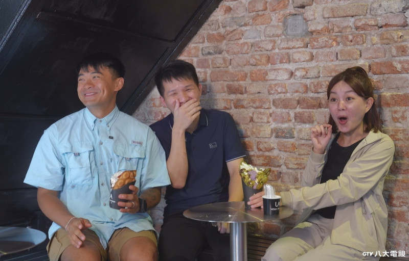 突襲粉絲竟被告白「我愛你」!融融笑虧:老婆好久沒跟我說