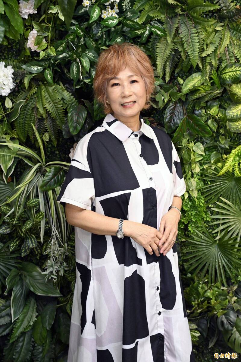 資深玉女歌手江念庭年輕時以《迎著風迎著雨》嶄露頭角。（記者胡舜翔攝）