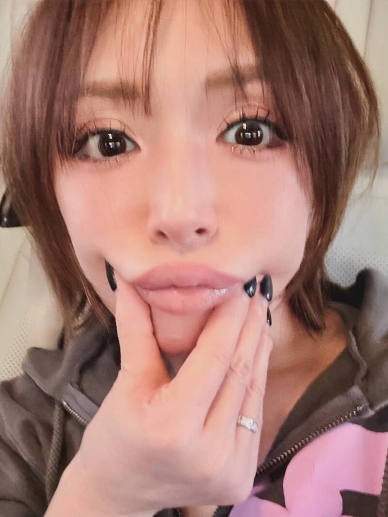 今（2日）正式邁入48歲的濱崎步遭小粉紅狂酸整到「面目全非」認不出來她是誰？（翻攝自IG）