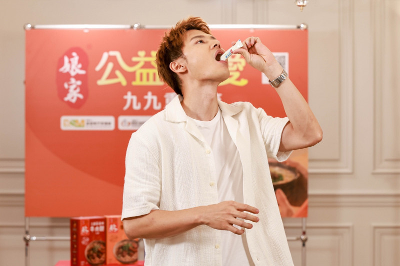 羅子惟分享日常保養習慣，表示工作再忙也要記得吃三餐、好好休息，才能迎接拍攝挑戰。（民視提供）