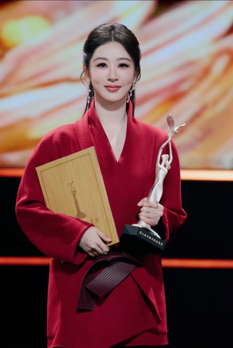 楊紫雖錯過爆紅的《蘭香如故》，卻以《生命樹》拿下白玉蘭最佳女主角，演藝事業再添代表作。（翻攝自網路）