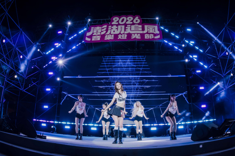 澎湖追風音樂燈光節觀光收益好驚人 安心亞呼呼好性感