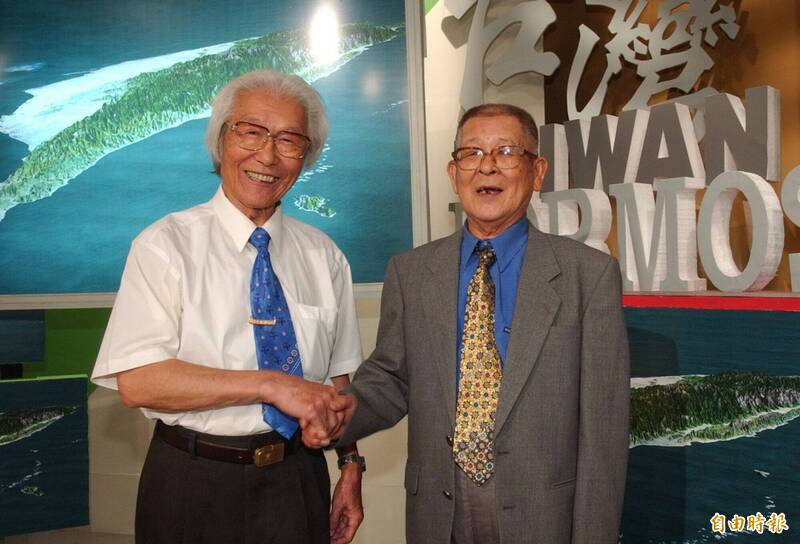 台灣文學大師葉石濤（右）出生台南，作品長年書寫土地與庶民生活。（本報資料照）