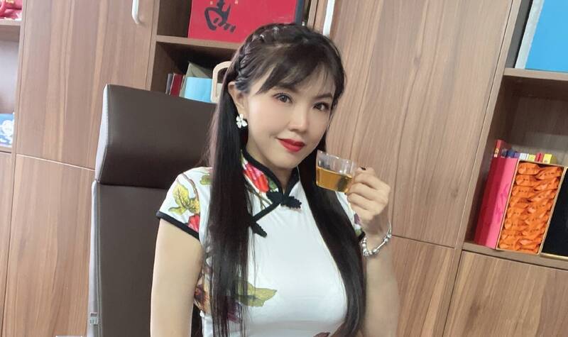 劉樂妍避談台灣「洋流」!雙十前夕自封「鍵盤嘴仗女兵」 小粉紅獻計開酸