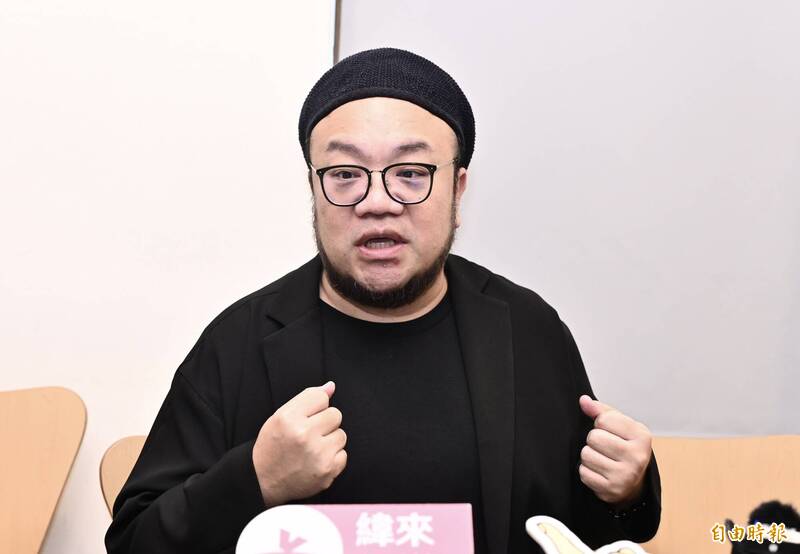 沈伯洋掀「洋流」旋風!名導放話踩場蔣萬安總部 喊話:大選何必搞得像國仇家恨