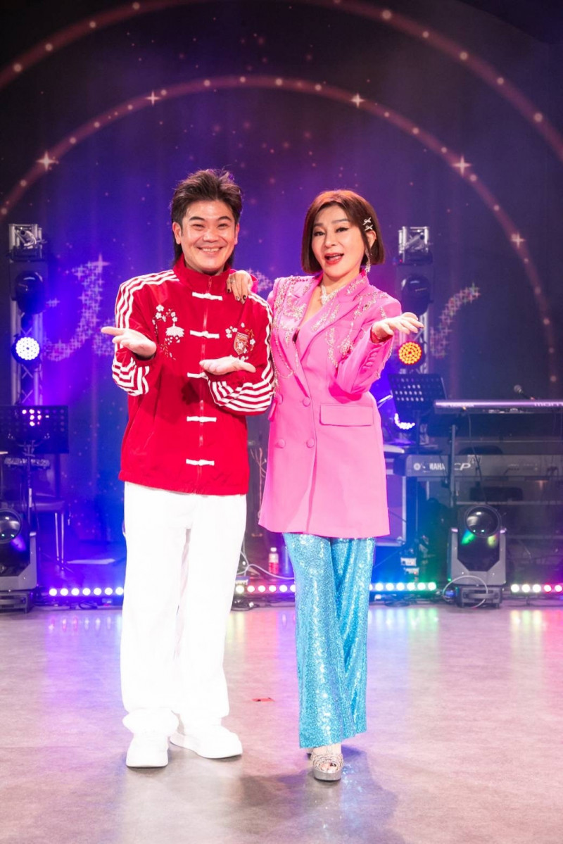 王彩樺、馬國弼聯手主持，笑彈四射。（劍湖山世界提供）