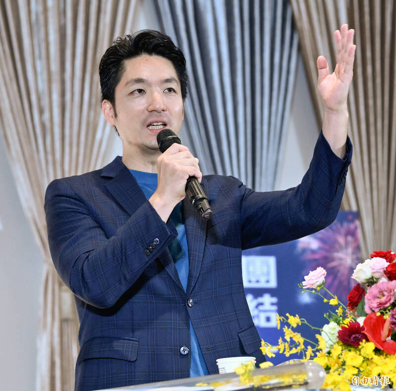國民黨台北市長參選人蔣萬安接下電視辯論戰帖，表示將全力以赴。（記者陳志曲攝）