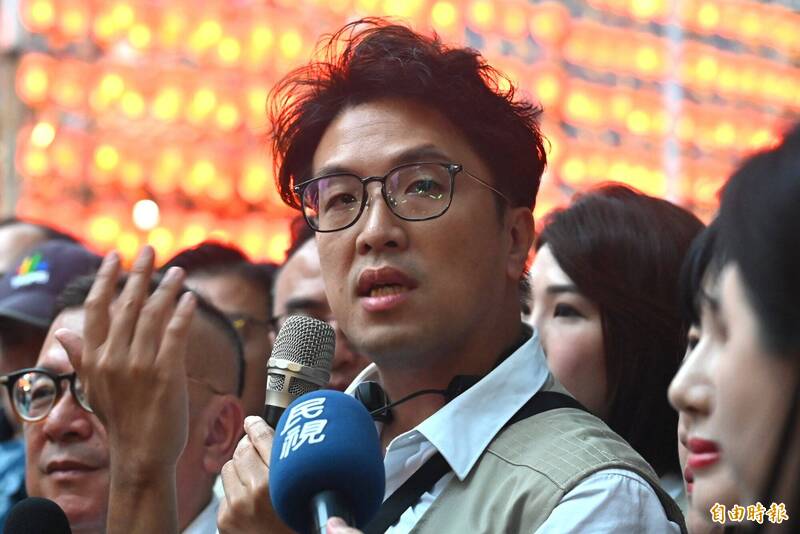 玩笑開大了!沈伯洋確定客串《豆腐媽媽》 民視高層揭「無酬內幕」加碼曝角色走向