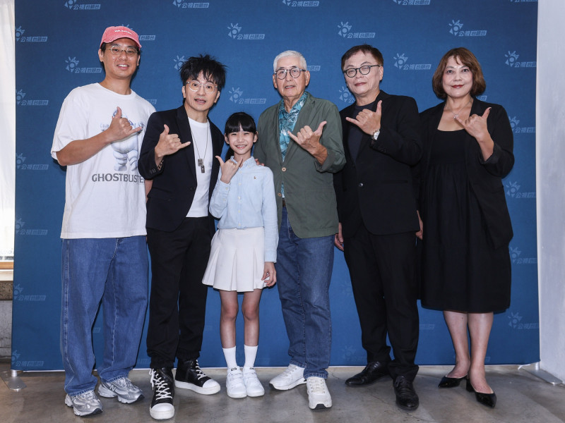柯一正暌違23年再戰金鐘!演員兒柯宇綸傳訊恭喜竟沒回 自嘲:家人都不太甩我