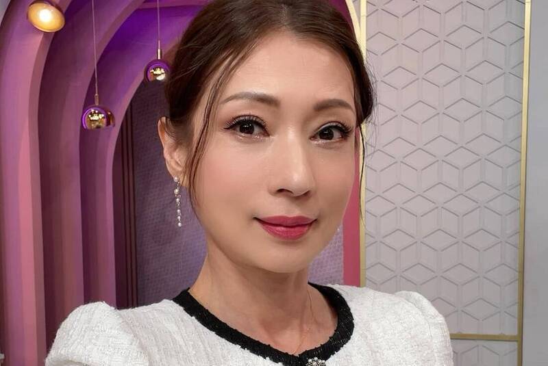 55歲溫翠蘋揮別暴力陰影 街頭十指緊扣185公分新歡