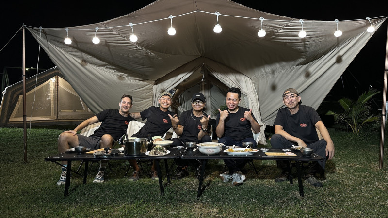 （左至右）賈斯汀、KID、沈文程、阿慶師、ELI。（三立提供）