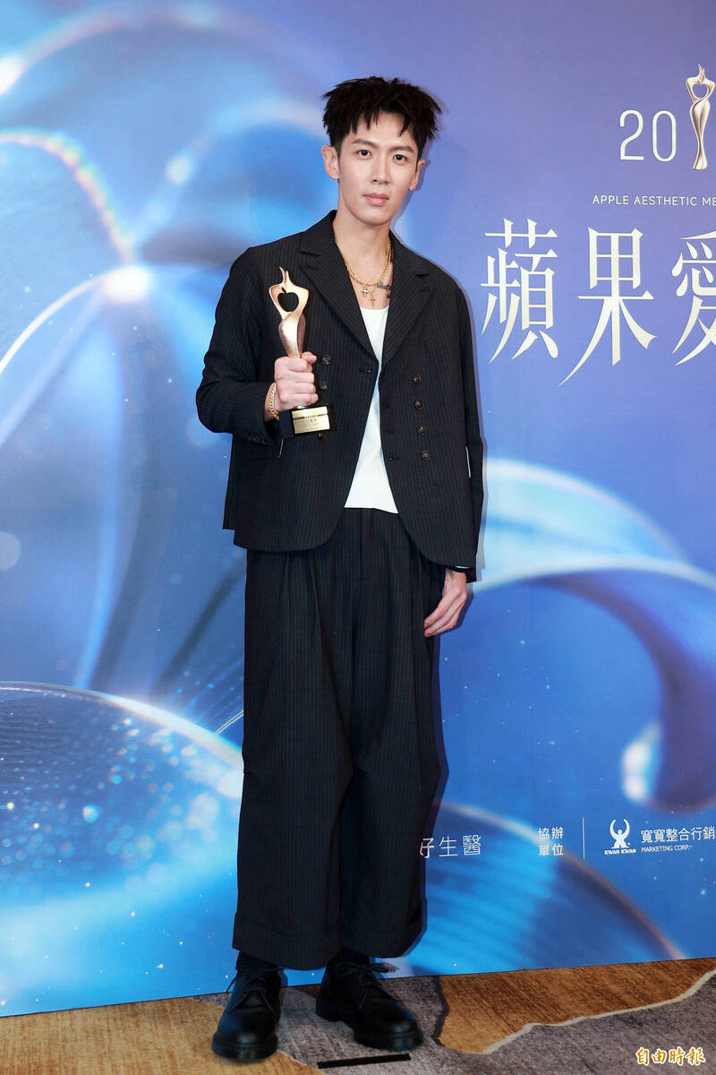 王大陸深夜聚會柯震東 好友揭私下互動:都在聊我自己的事