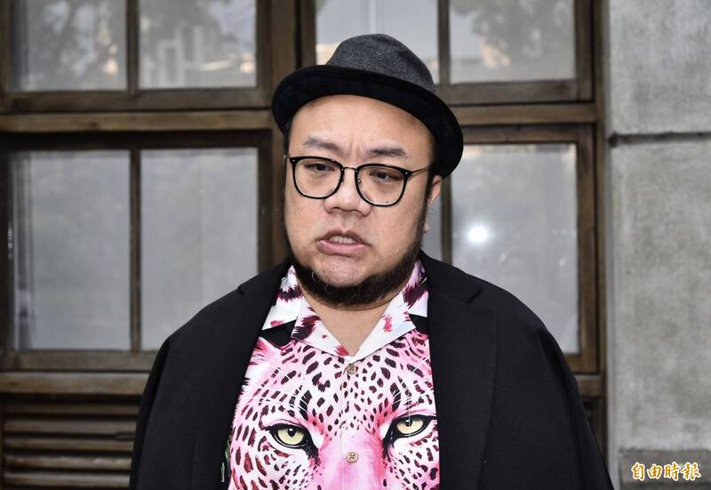 穿桃紅老虎裝披外套!名導現身致敬賈永婕 笑喊「我超樸素」酸爆立委