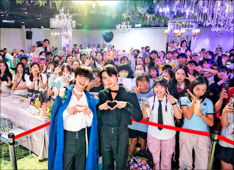 黃氏兄弟明年慶頻道10歲 許願北流返校日連唱兩天
